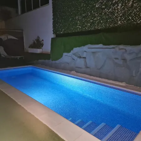 Paraiso-luxury With Heated Pool * Адехе