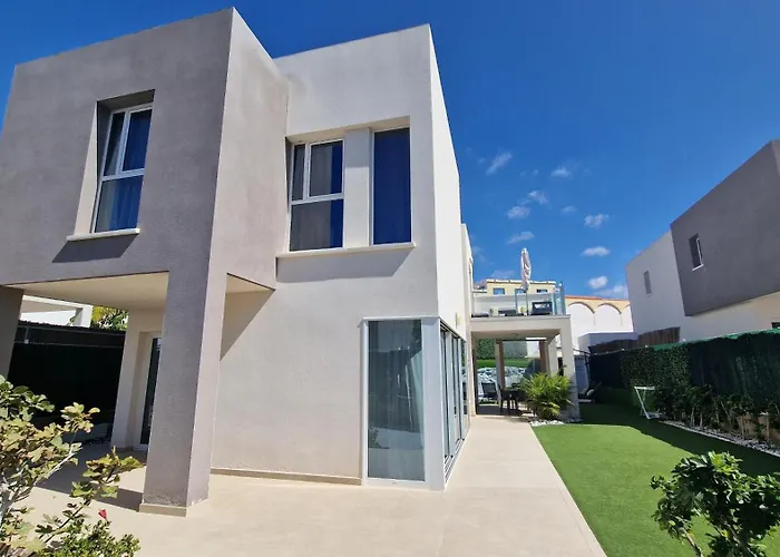 Villa Paraiso-luxury With Heated Pool