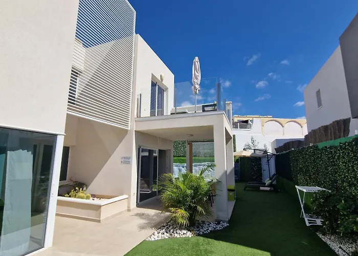 Paraiso-luxury With Heated Pool Villa *